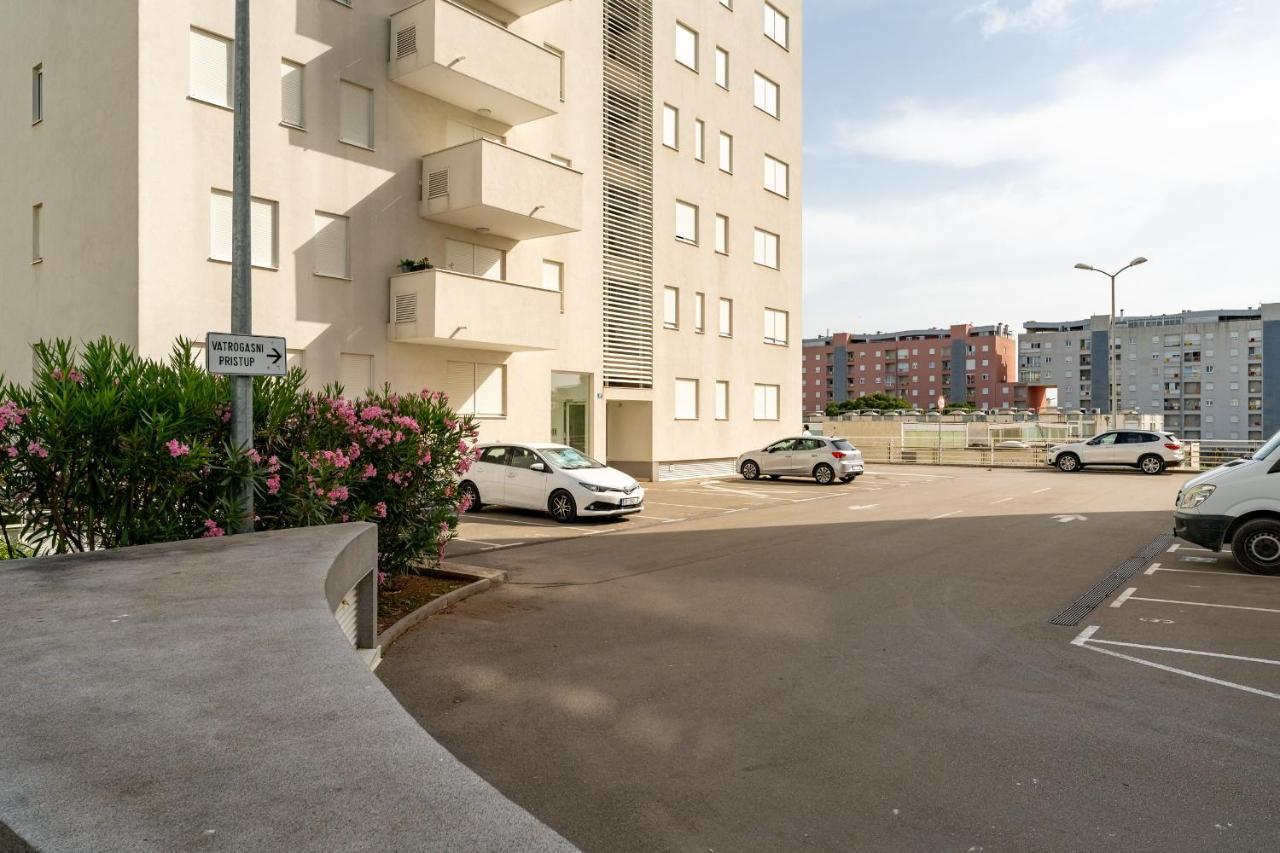 City Lux Apartment 1- With Garage And Balcony Задар Экстерьер фото